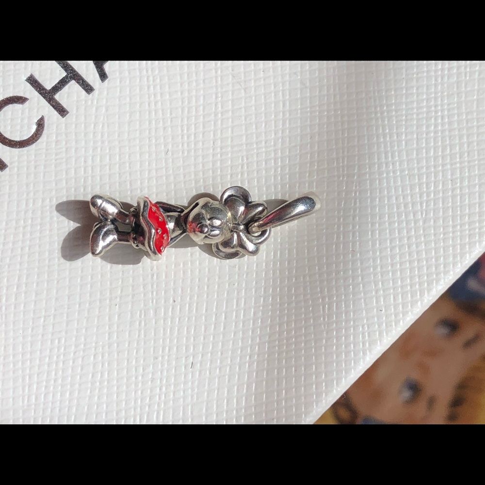 Minnie Mouse pandora charm